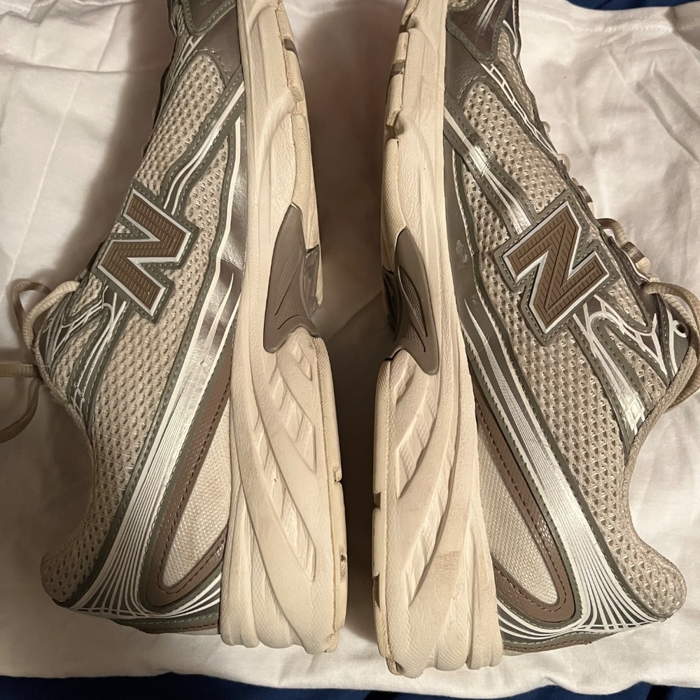 New Balance Shoes - Picture 3 of 4